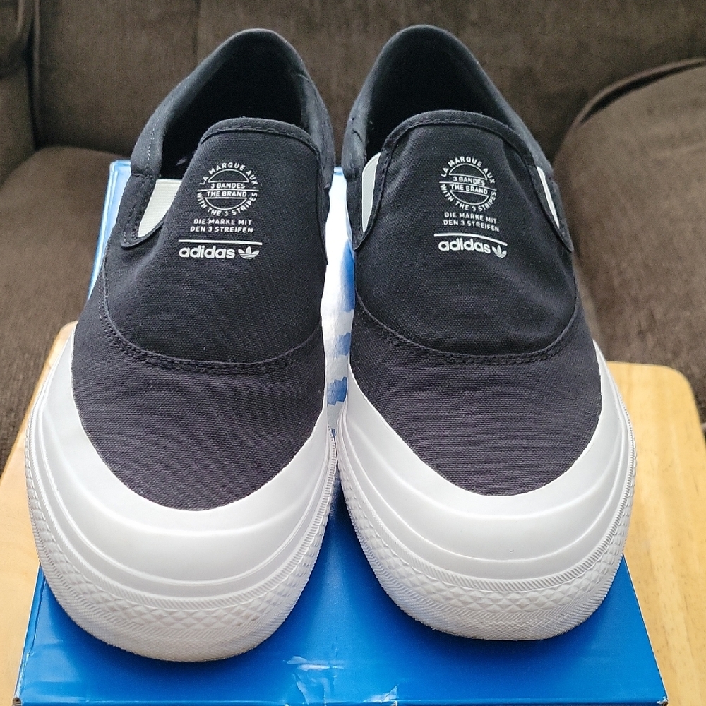 Adidas NIZZA Black and White Canvas Slip-Ons M 8.5 W 9.5